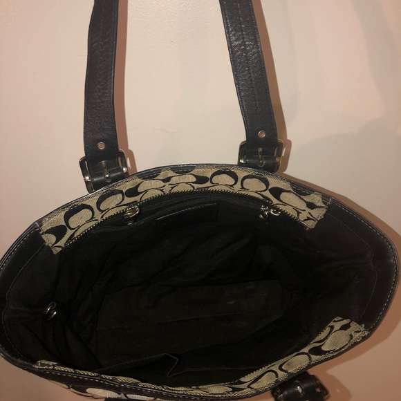 Coach black medium/large size shoulder bag - Picture 2 of 3